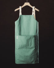 Apron + Oven Mitts