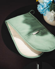 Apron + Oven Mitts